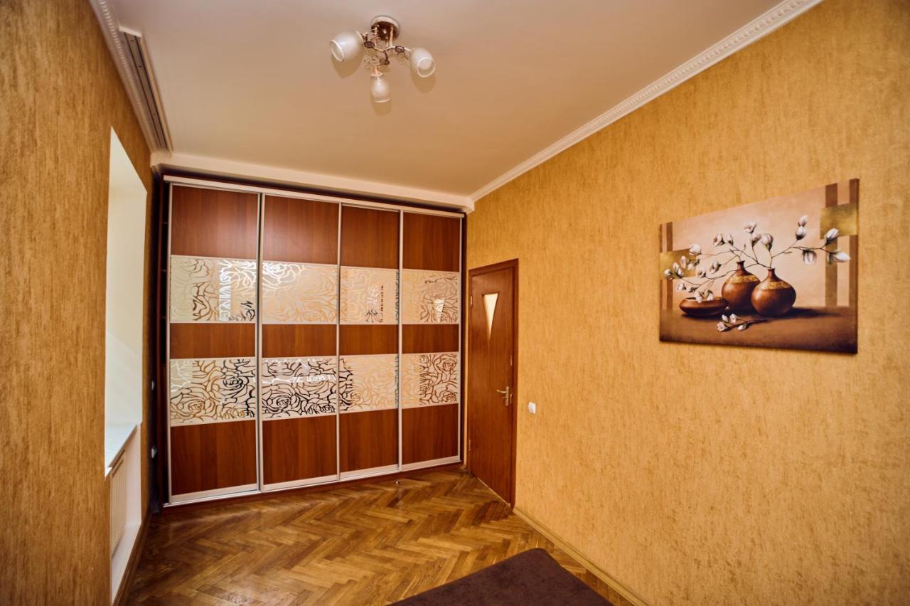 לבוב Apartments Near Potocki Palace מראה חיצוני תמונה